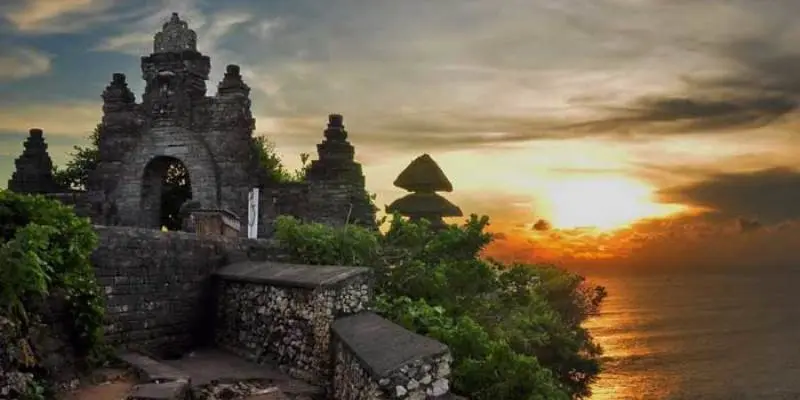 Yuk Intip Daya Tarik Uluwatu Temple yang Ada di Bali